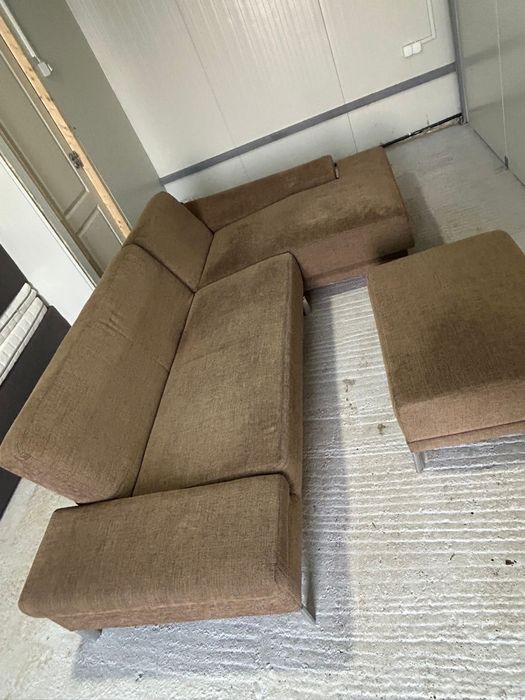 Canapea pe colț cu funcție de pat