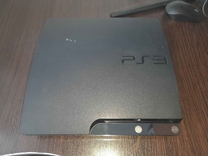 PlayStation 3 +5 jocuri + 2 controllere – pachet complet!