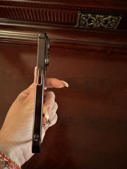 Продам чехол на iphone 15 Pro НОВЫЙ