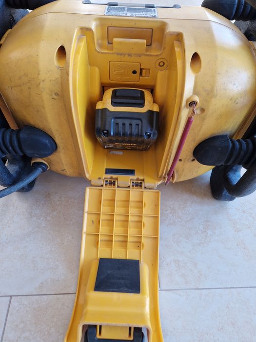 Dewalt DCR 017 QW  - radio de santier si incarcator (cu defect)