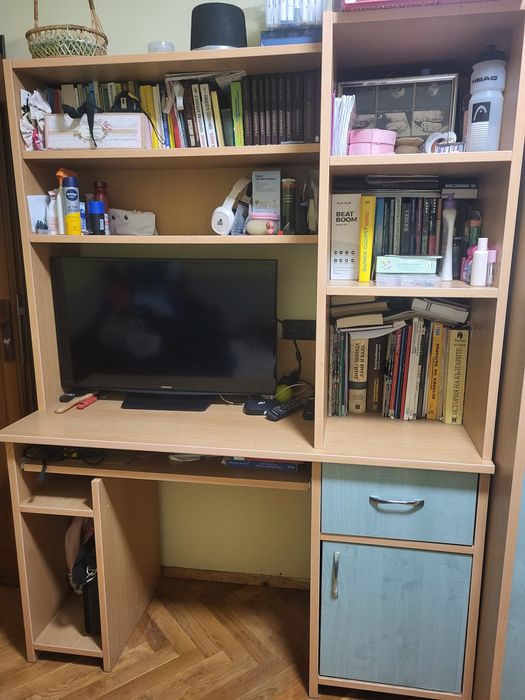 Гардероб, бюро и ракла