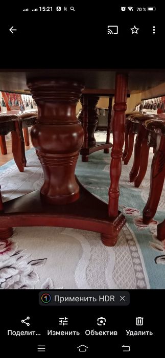 Стол и стулья для зала.