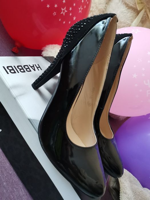 Черни обувки с камъчета