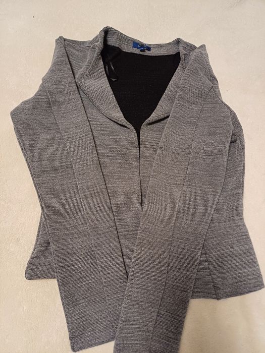 Сиво сако късо,размер С
