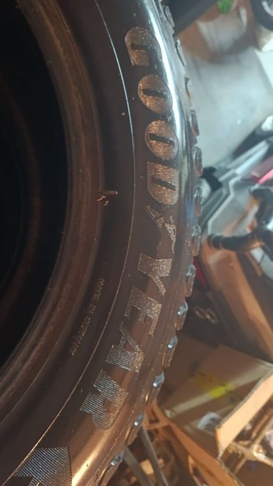 Продам комплект 235/60/18