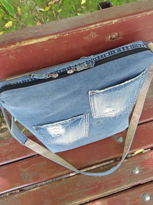 Дънкова чанта с дълга дръжка