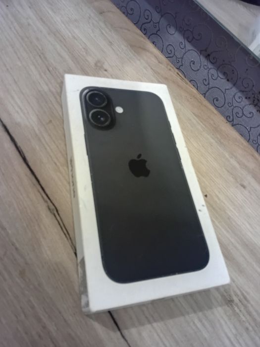 IPhone 16 black 128