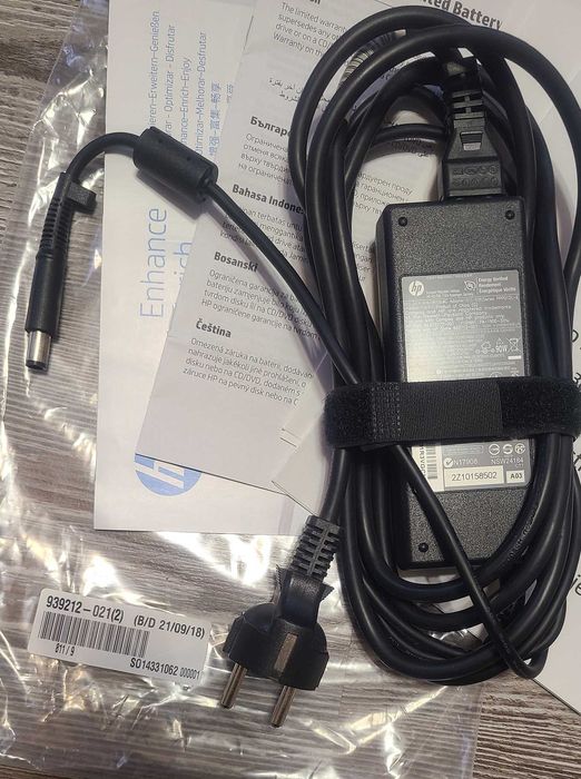 Оригинално Зарядно за HP лаптоп, part.num: 677777 -001, чисто ново