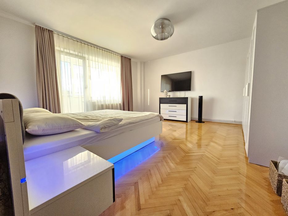 Apartament de inchiriat 3 camere, cartier Unirii