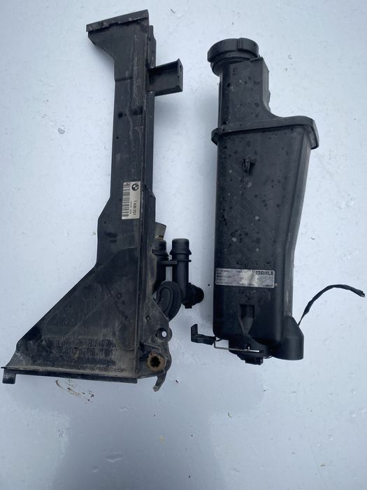 Бензиново казанче с стойка за Bmw E46