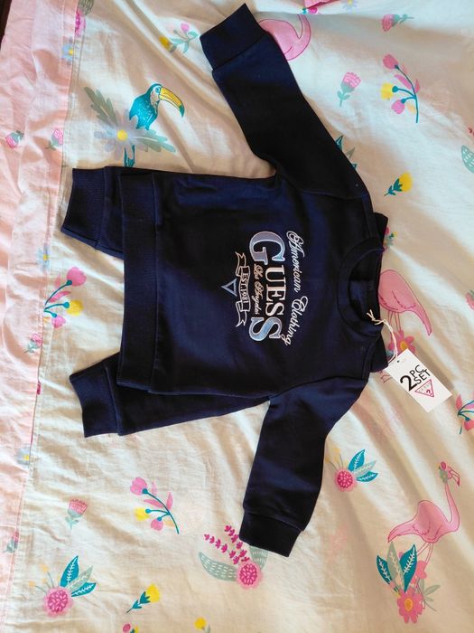 Бебешки  комплект Guess 6-9 месеца