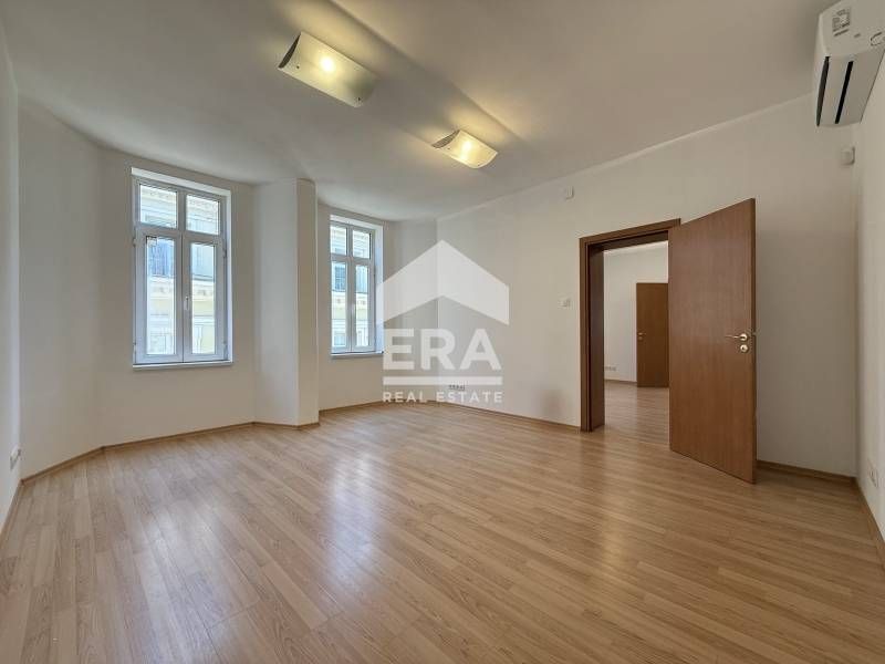 Дава се под наем Офис в София, Център - 116 кв.м за 1759.5 € - Снимка #6