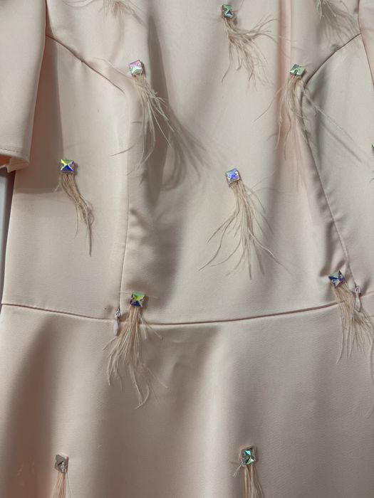 Платья вечерние.