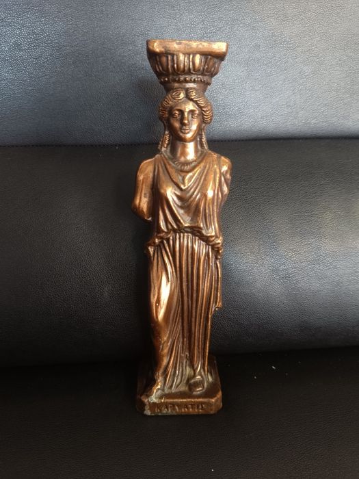 Бронзова статуя (Кариатида)Kapyatie Caryatid