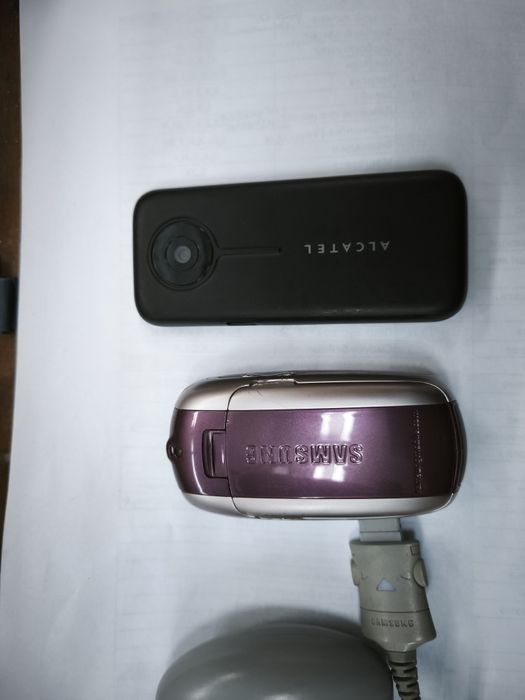 Продавам стари телефони 15евро/бр.