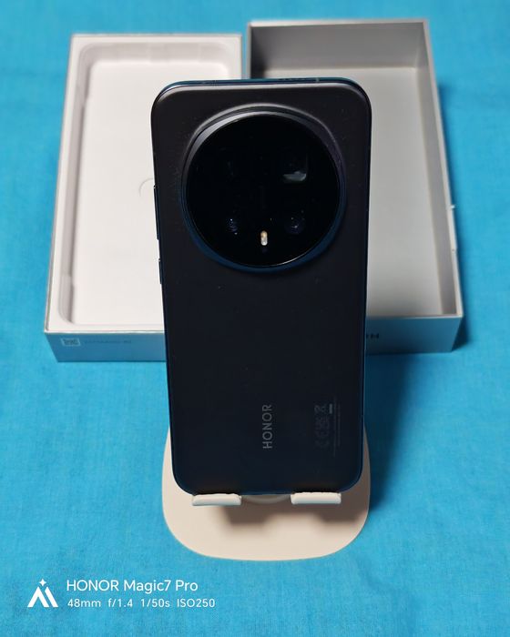 Honor Megic 8 Pro -rom512 ram-12 / color-Black. Model-Bkq-n 49. Гаранция до 02.2028.година.