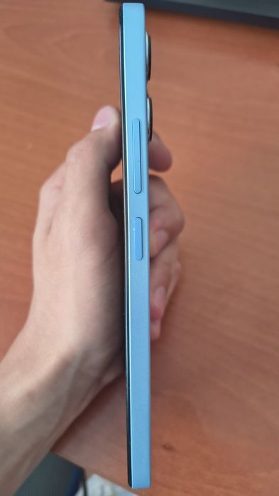 Xiaomi Redmi 12 с калъф - подарък