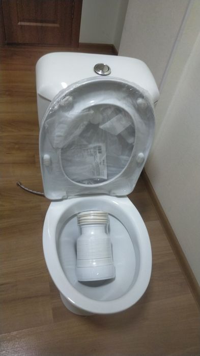 Продам унитаз в хорошо состояни.