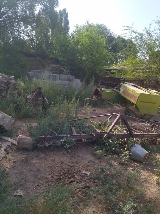 Продам МТЗ-80 вместе агрегатом : плуг, борона, пресс подборщик Claas