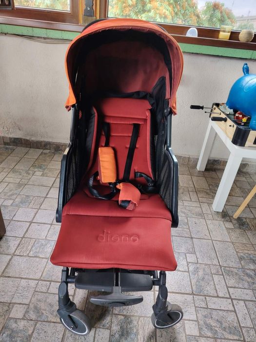 Детска лятна количка Diono към нея има дъждобран и комарник