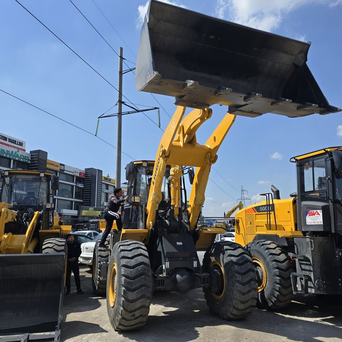 Arenda Pagruzchik3 m3, Пагрузчик 3 м3 (аренда фронтальний погрузчик)