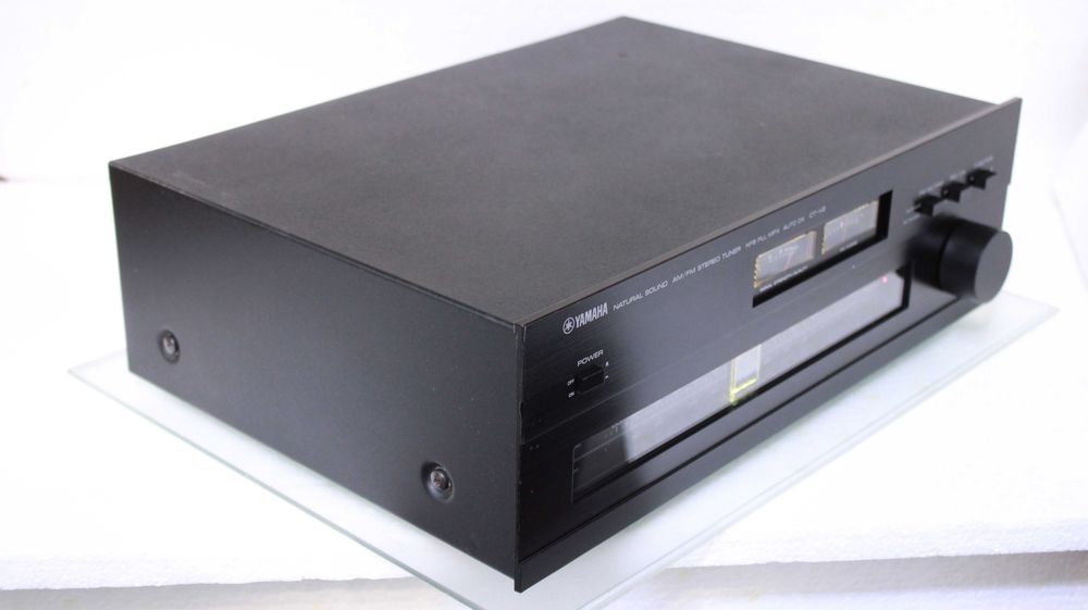 Tuner analogic Yamaha Natural Sound CT-V2.