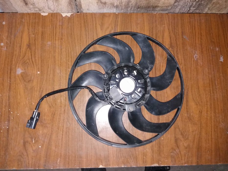 Продам вентилятор охлаждения