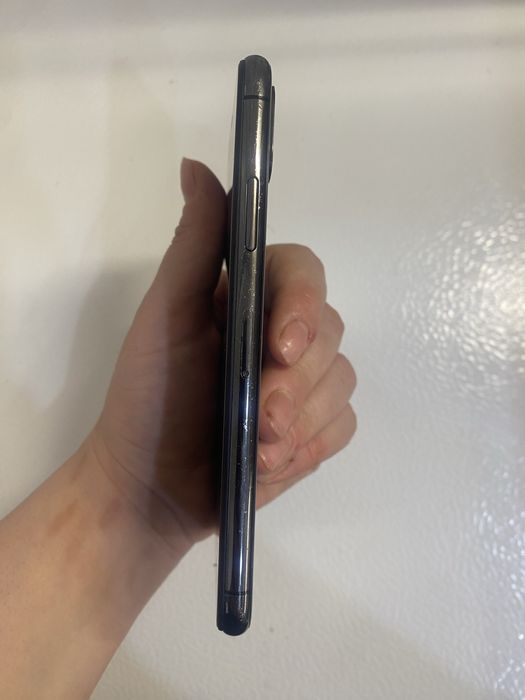 Продам iPhone Х чёрного цвета