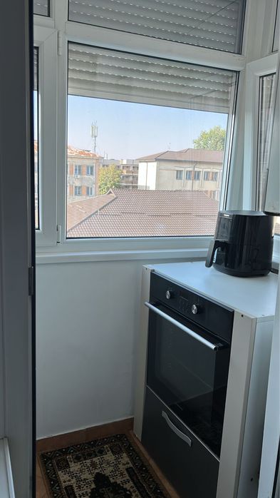 Inchiriez apartament 3 camere