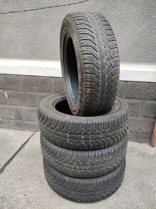 Vând Set Cauciucuri 215/65/17 Semperit M+S Import recent Germania