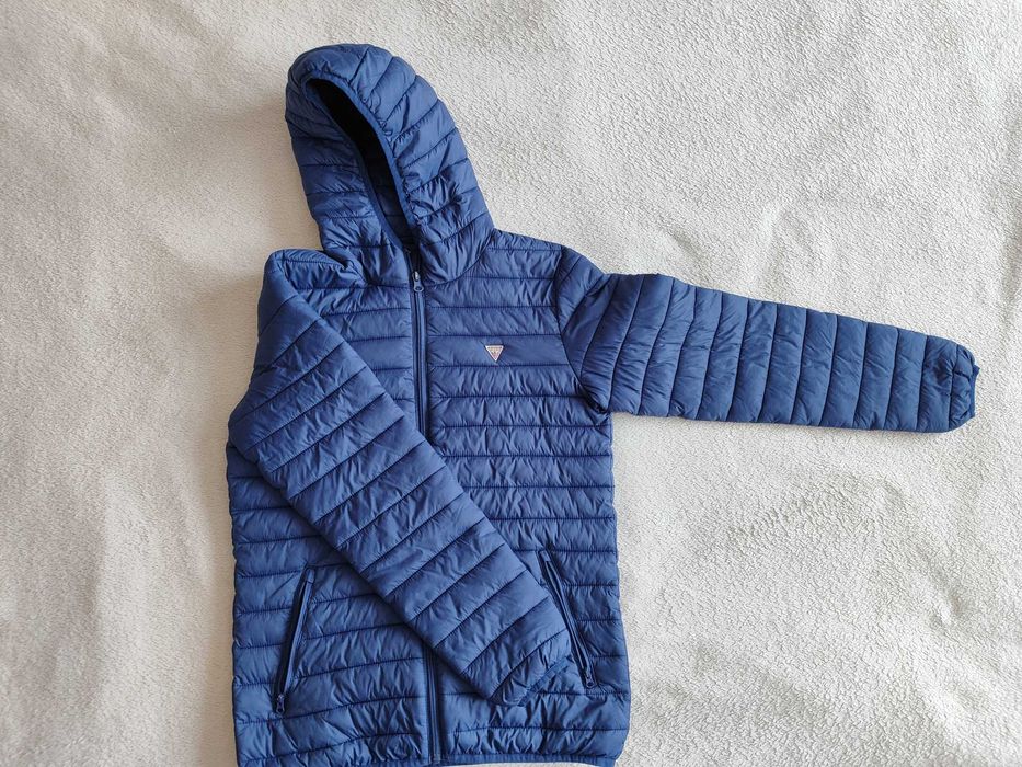 Детско яке Guess. Пролетно/есенно. Тъмно синьо. Размер EU 14 (160/76).