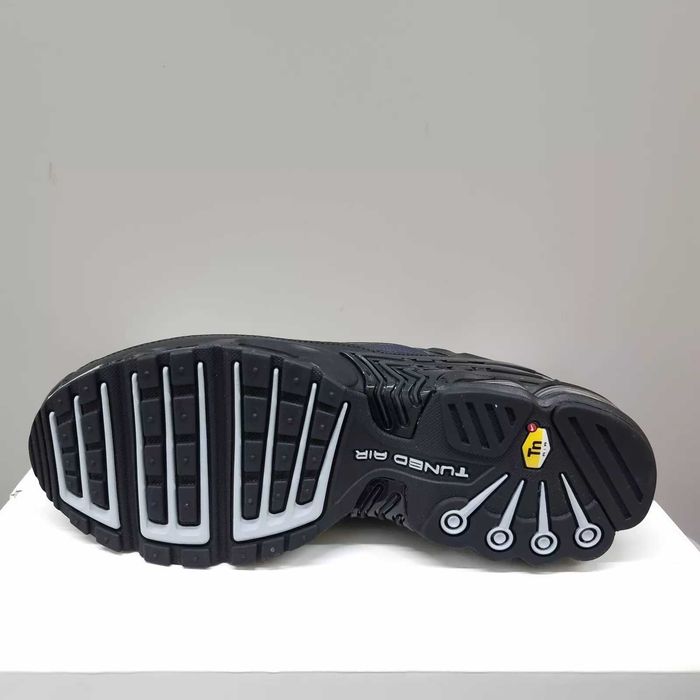 Обувки NIKE / Air Max 95 / Black III + КУТИЯ