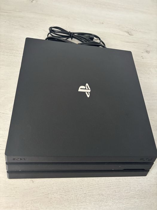 Playstation 4 Pro, Modat, 1TB, model 2018