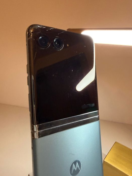 Motorola Razr ULTRA 8 / 256 GB / BLUE