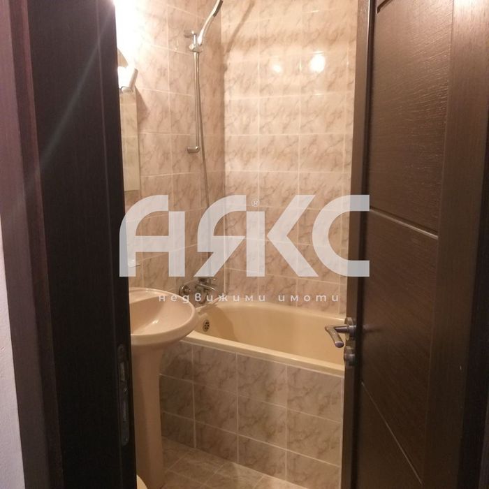 Дава се под наем Тристаен апартамент в София, Стрелбище - 72 кв.м за 747.66 € - Снимка #5