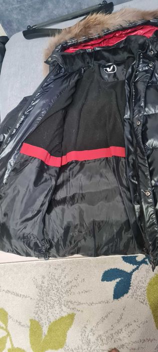 Продам  куртки 2 шт. на мальчика