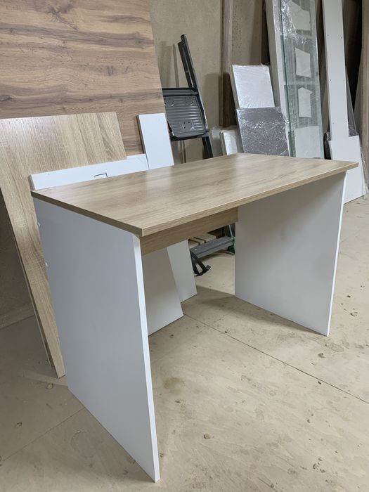 Продам стол новый