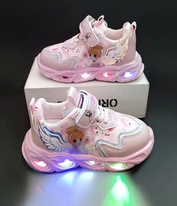 Adidași cu luminițe