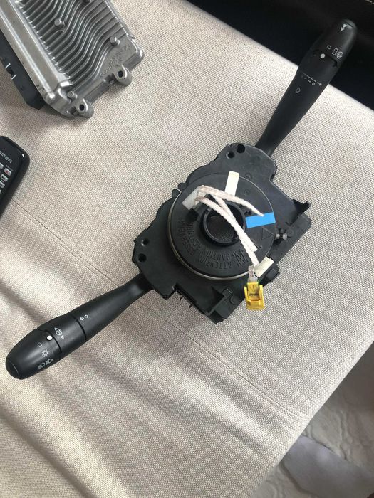 Части Citroen C3 Airbag, капак бушони и огледало, стартер, мигач