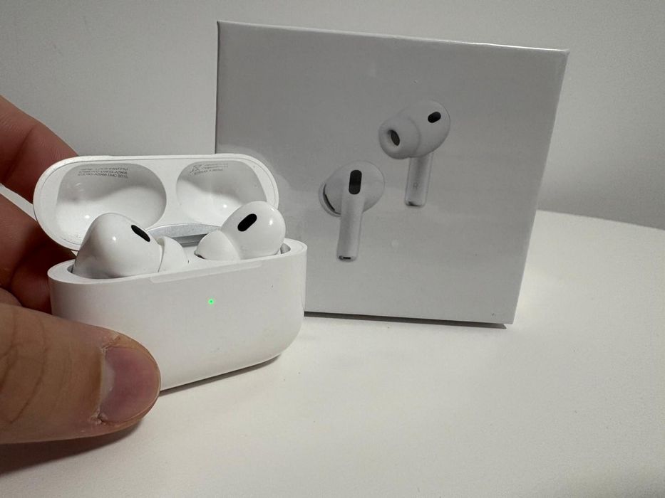 AirPods Pro.   3