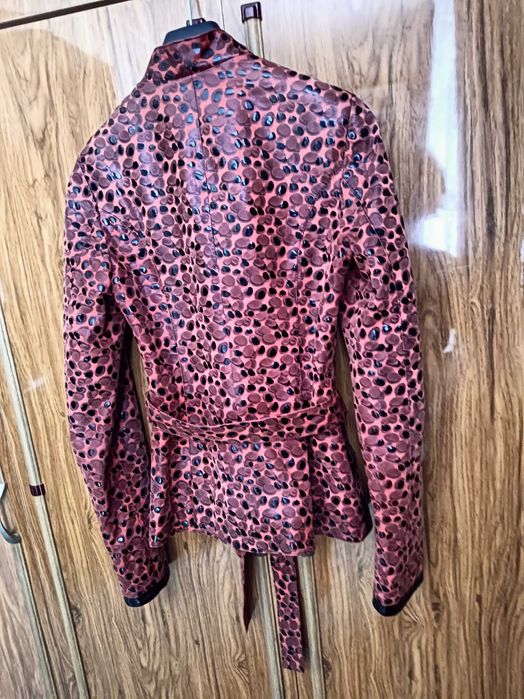 продам модную  кожаную куртку