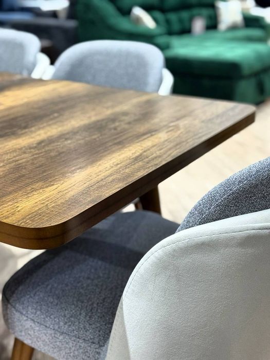 Обеденный стол и стулья по акции