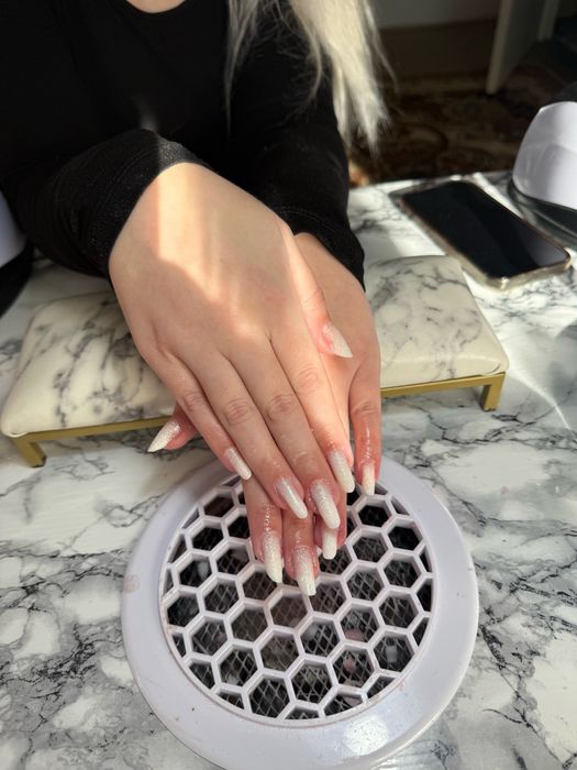 Unghii cu gel sau semi