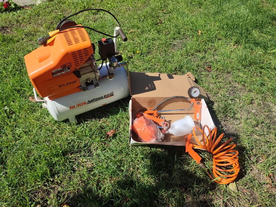 Compresor aer RURIS AirPower 2400 plus kit compresor. Stare excelentă.