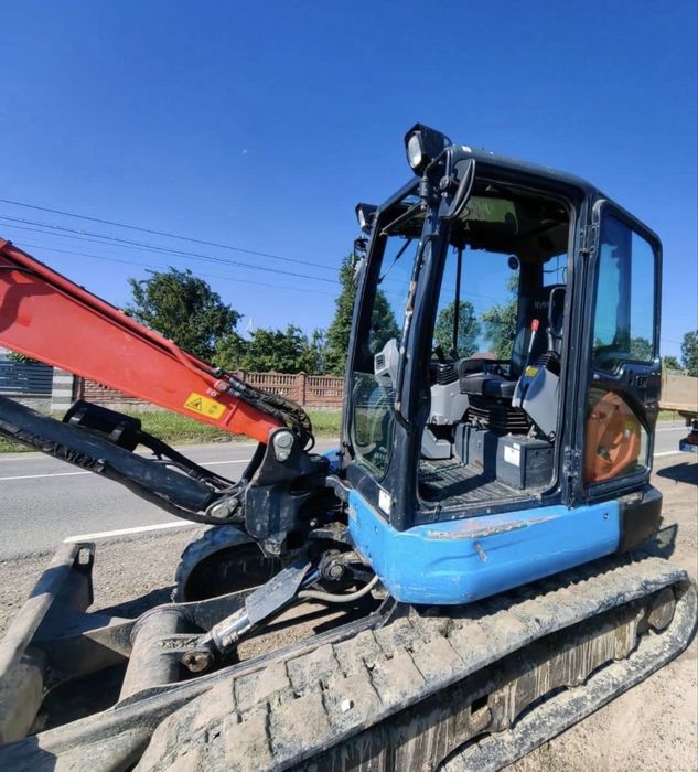 Excavator / dumper de 6 tone de închiriat