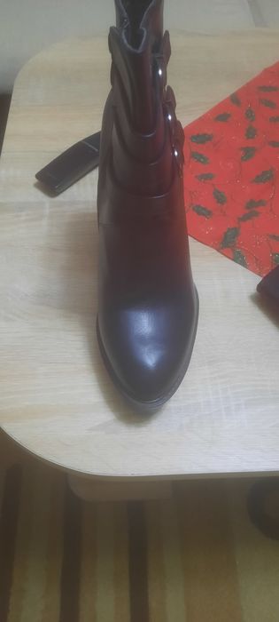 Боти 40 номер като нови