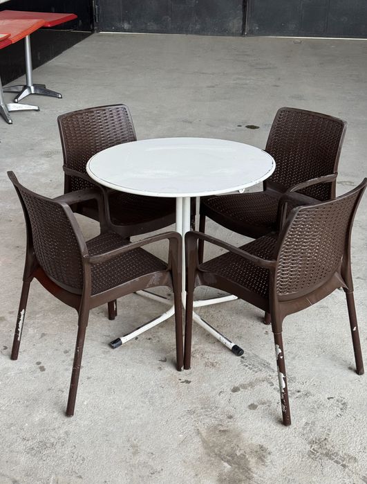 Стол стул сотилади