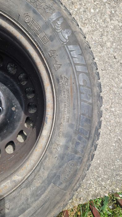 jante tabla mercedes R15 cu cauciucuri de iarna michelin