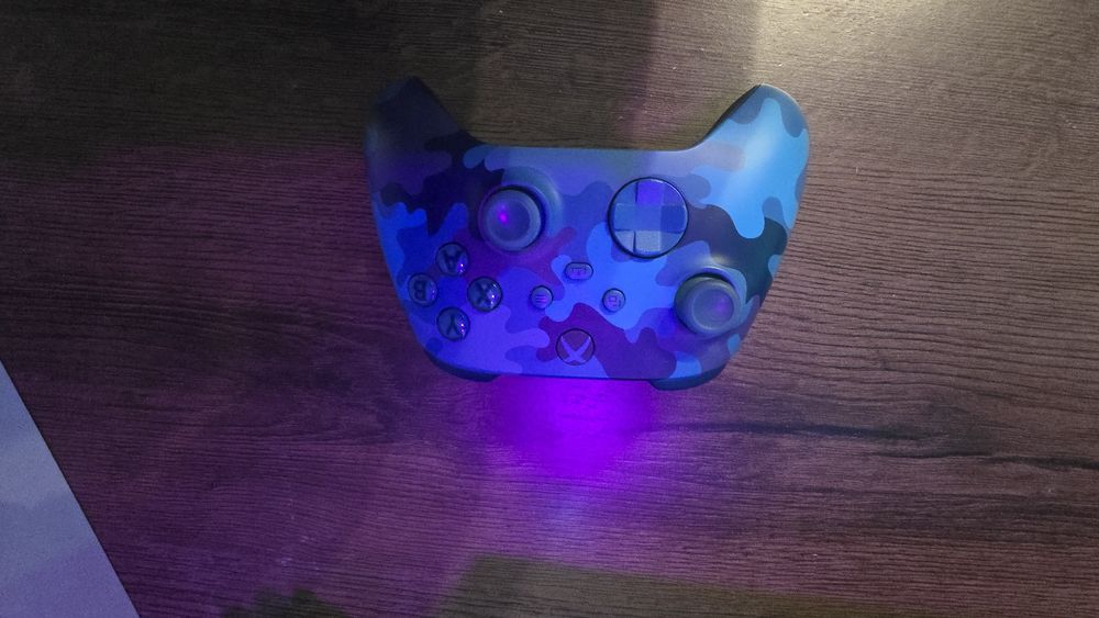 Xbox one s 1tb + 8 jocuri