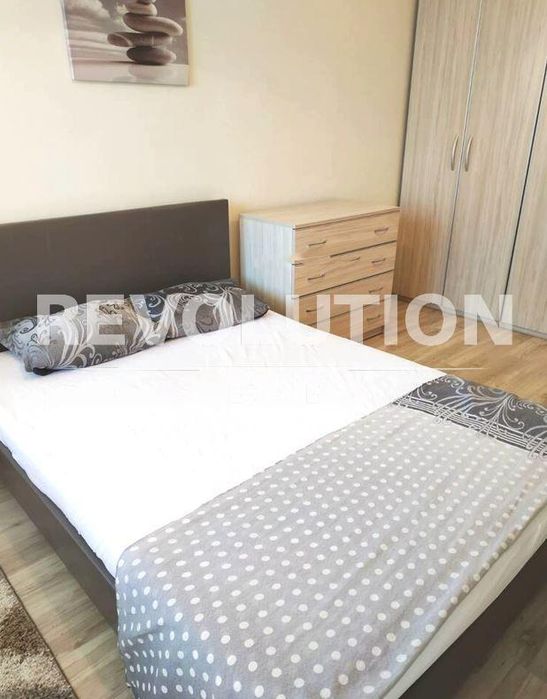 Дава се под наем Двустаен апартамент в Варна, Колхозен пазар - 60 кв.м за 385 € - Снимка #2